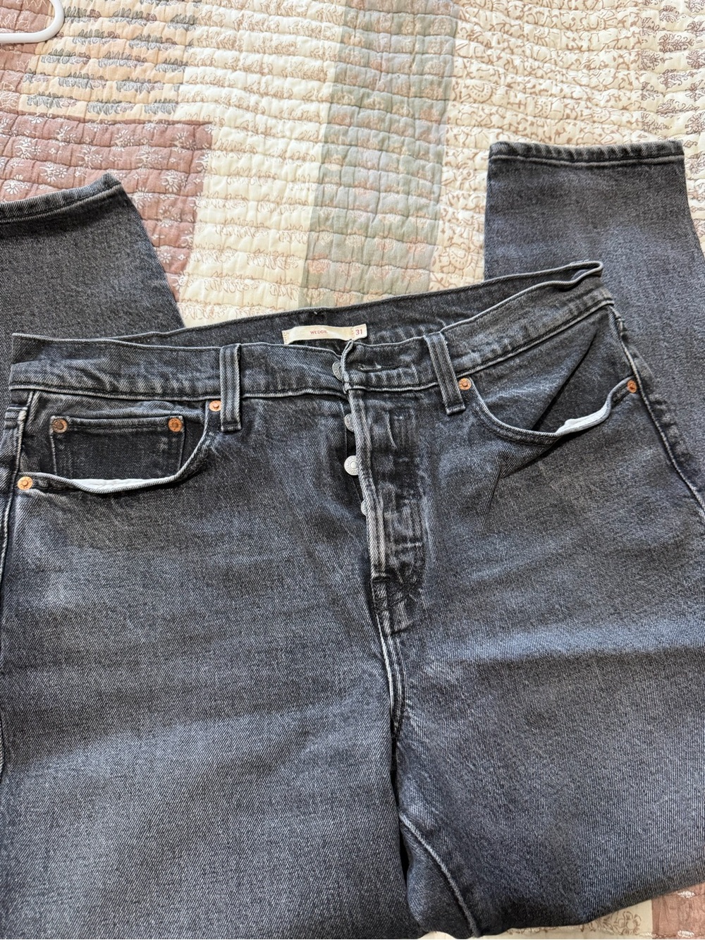 Levi's Wedgie Jeans in Washed Black